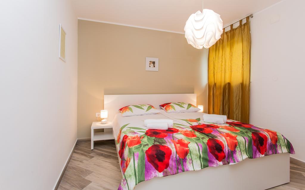 Sunrise Apartment Risika Buitenkant foto